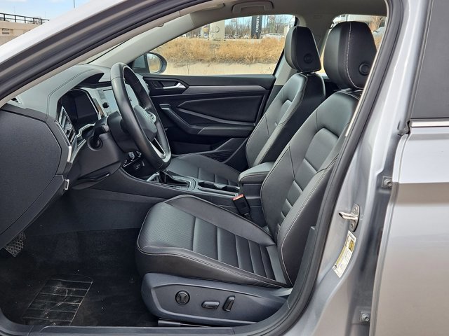 Used 2024 Volkswagen Jetta SE image 15