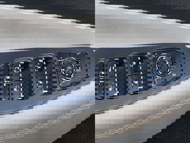 Used 2021 Hyundai Santa Fe SEL w/ Convenience Package image 16