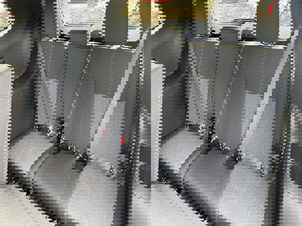 Used 2025 GMC Acadia Elevation image 25