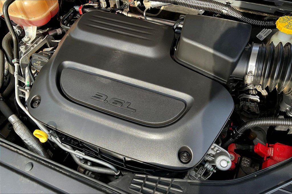 Used 2023 Chrysler Pacifica Touring-L FWD image 34