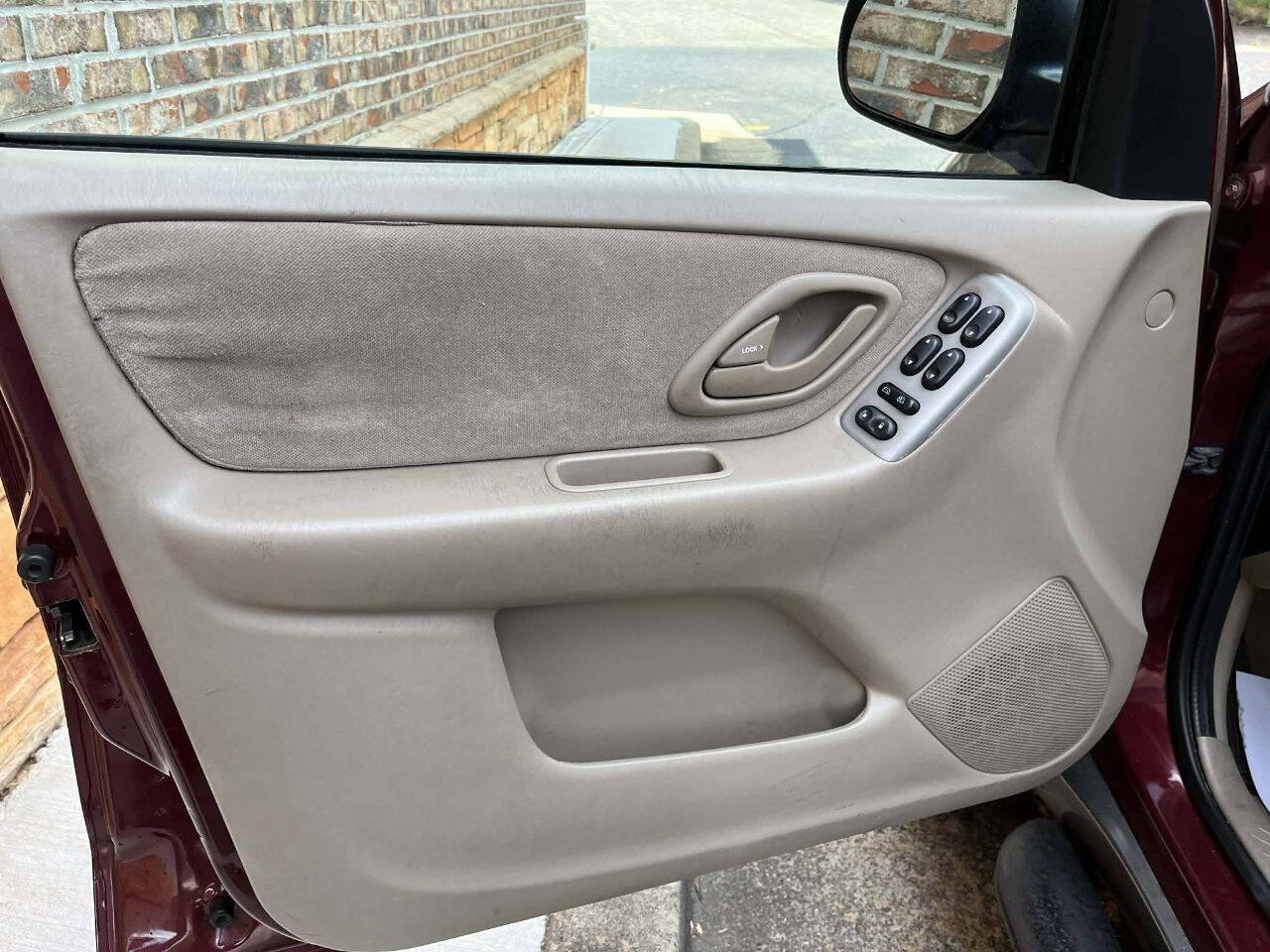Used 2003 MAZDA Tribute LX FWD image 17