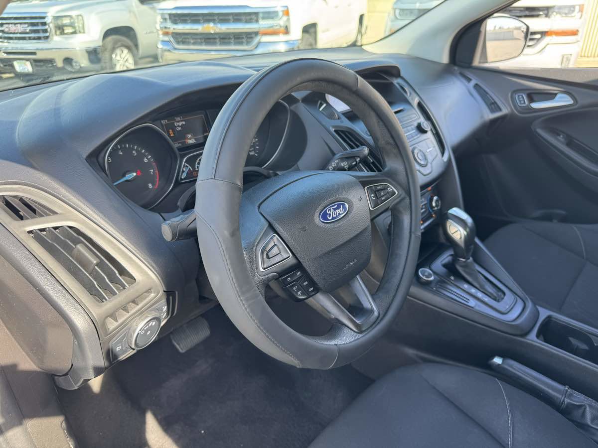 Used 2016 Ford Focus SE FWD image 24