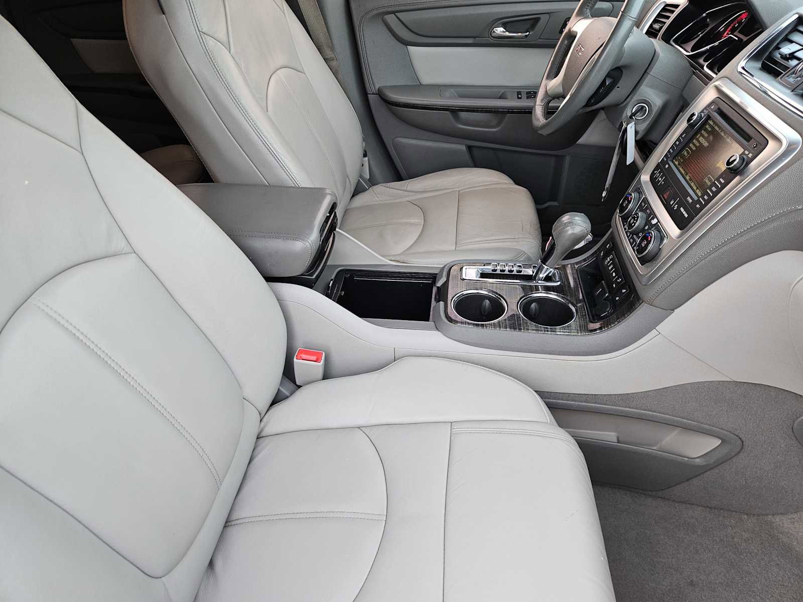 Used 2015 GMC Acadia SLT image 12