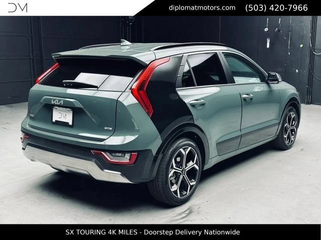 Used 2023 Kia Niro SX Touring FWD image 7