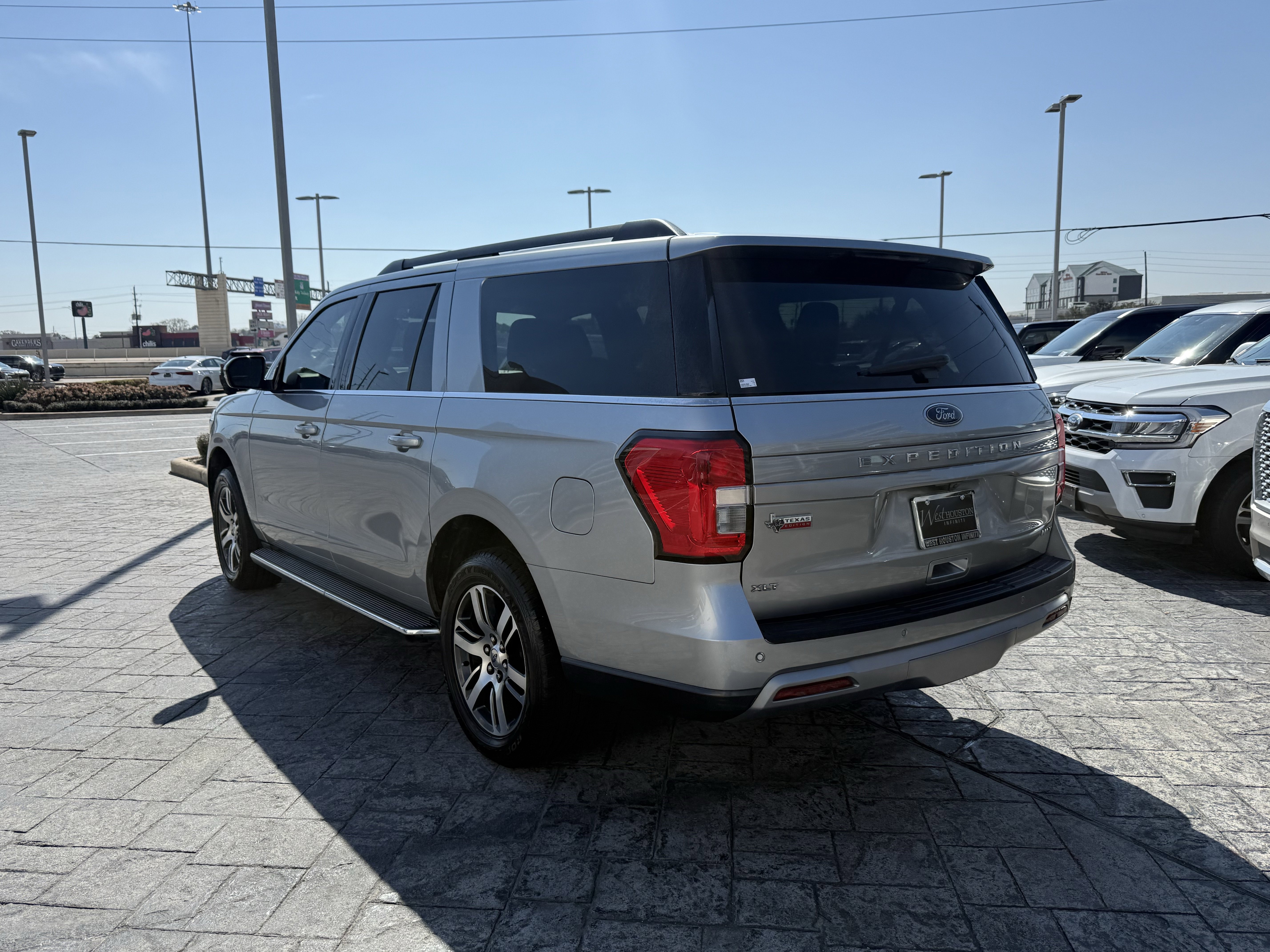 Used 2022 Ford Expedition Max XLT image 5