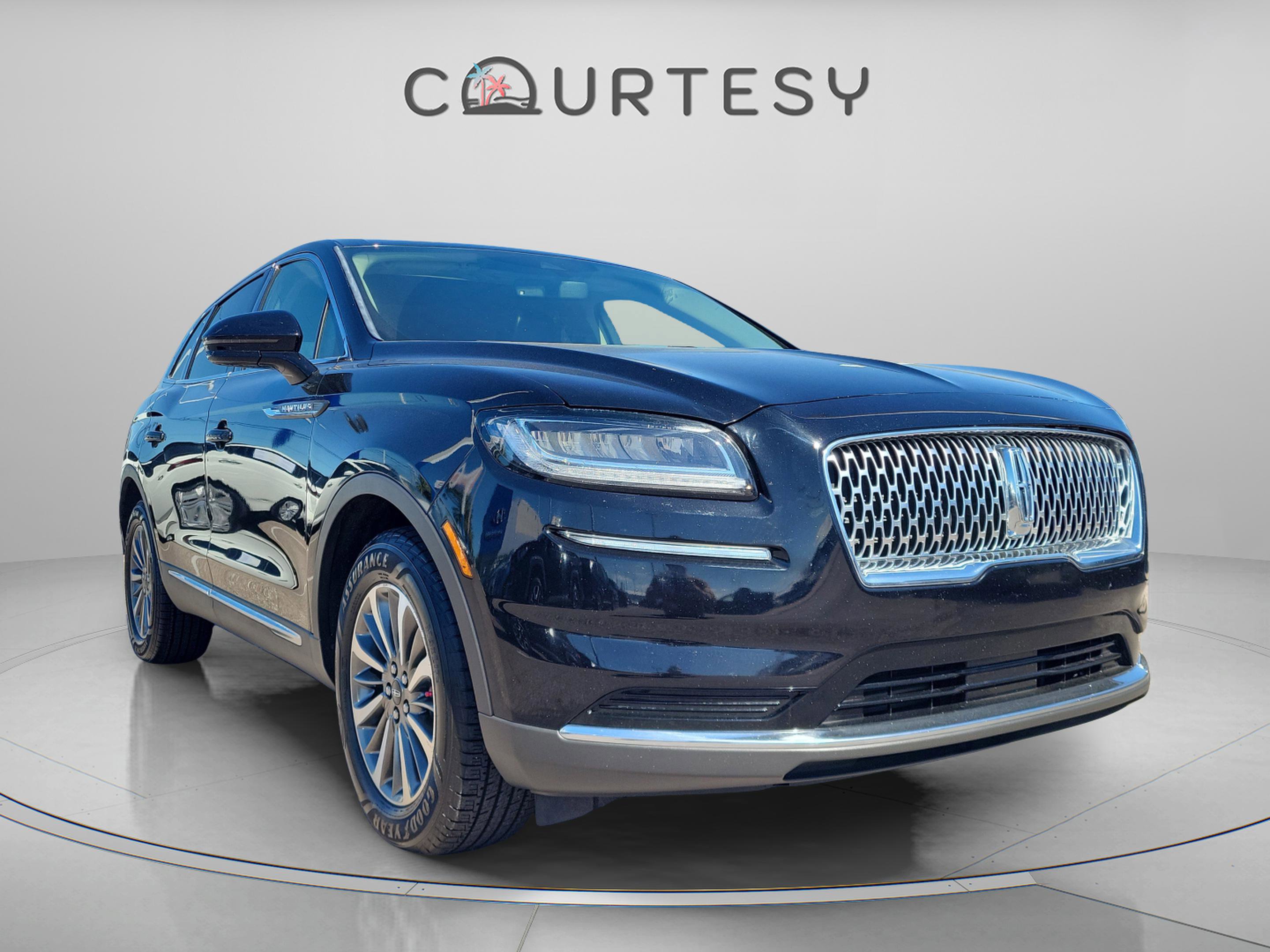 Used 2021 Lincoln Nautilus Reserve image 4