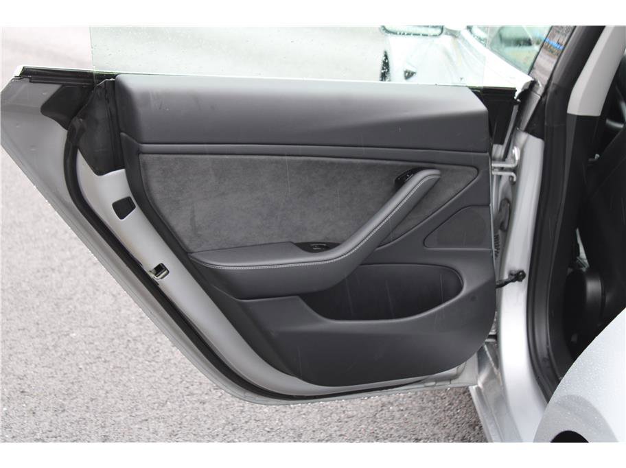 Used 2018 Tesla Model 3 Long Range image 10