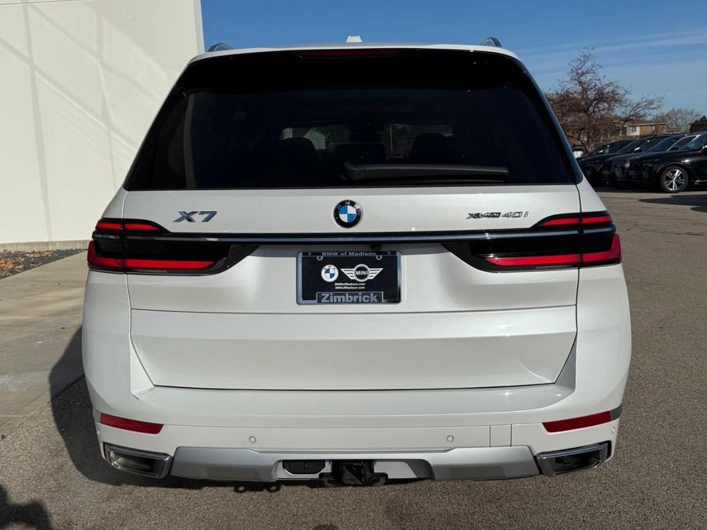 Used 2023 BMW X7 xDrive40i w/ Premium Package image 4