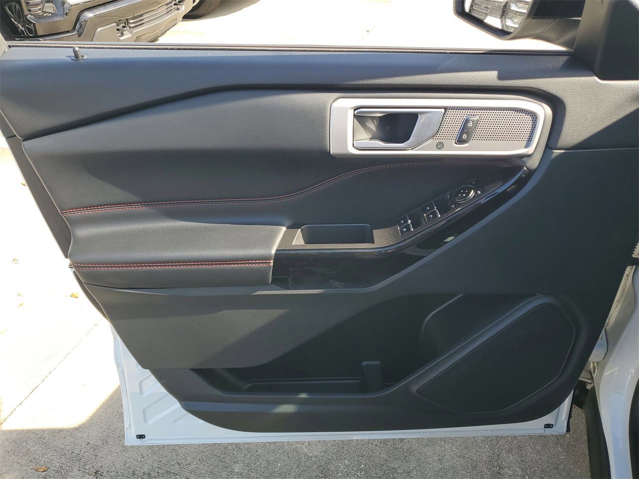 Used 2023 Ford Explorer ST-Line w/ Class IV Trailer Tow Package image 14