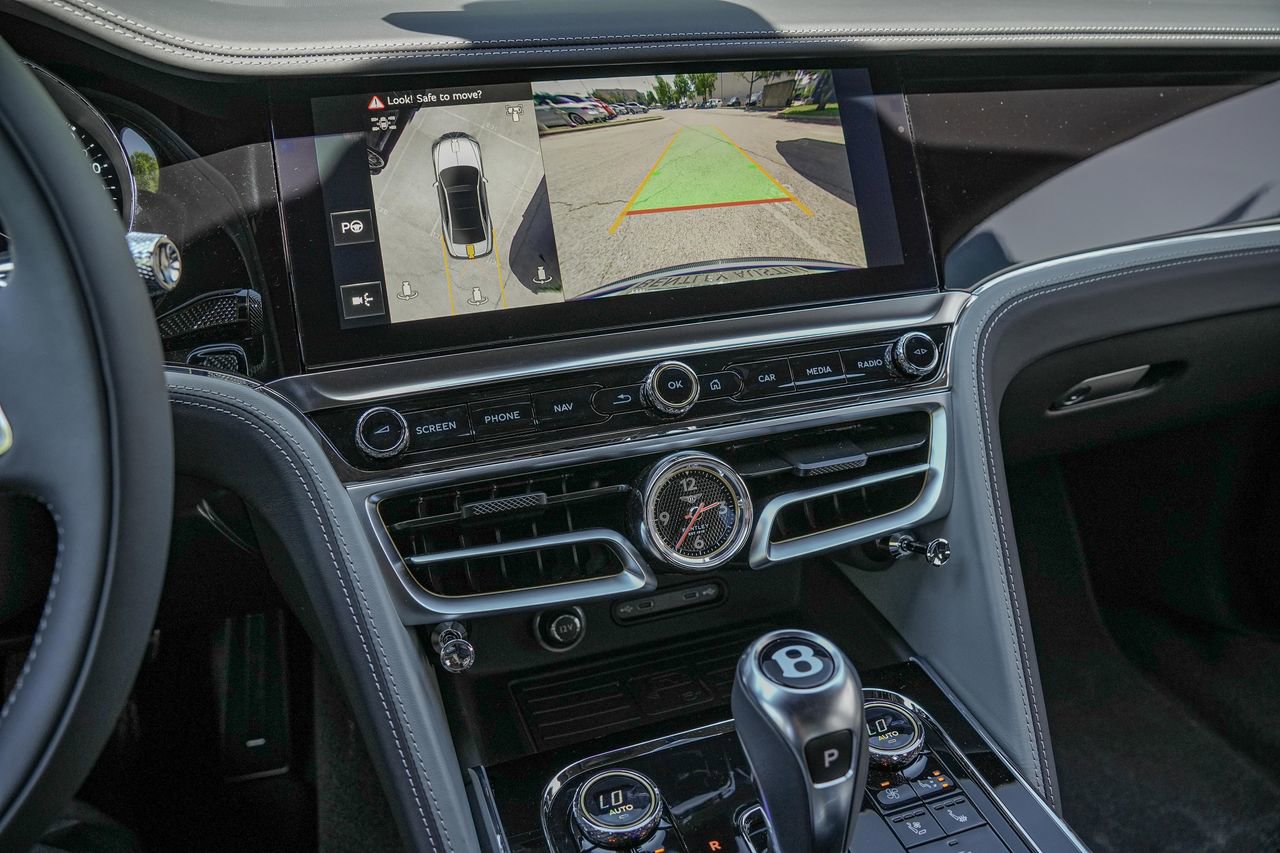 New 2025 Bentley Flying Spur Plug-In Hybrid image 31