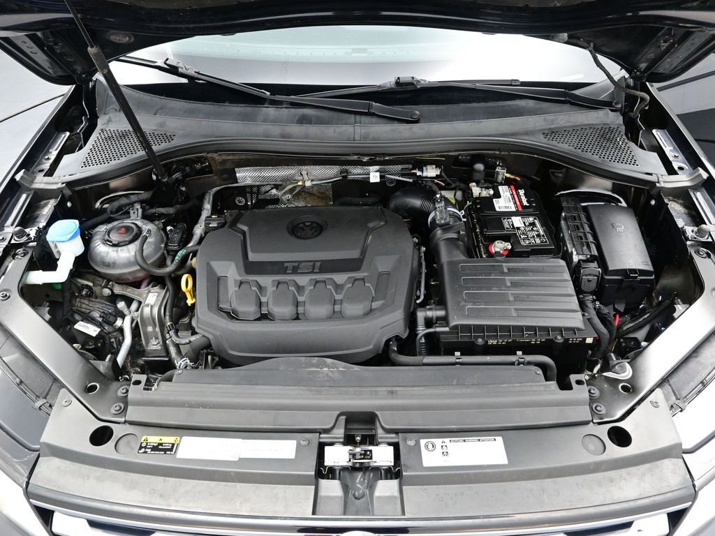 Used 2020 Volkswagen Tiguan SEL AWD/4WD image 12
