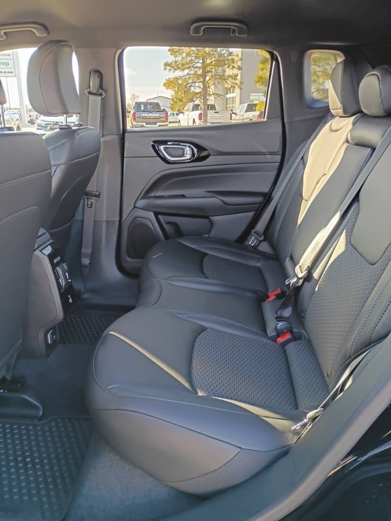 New 2026 Jeep Compass Latitude AWD/4WD image 8