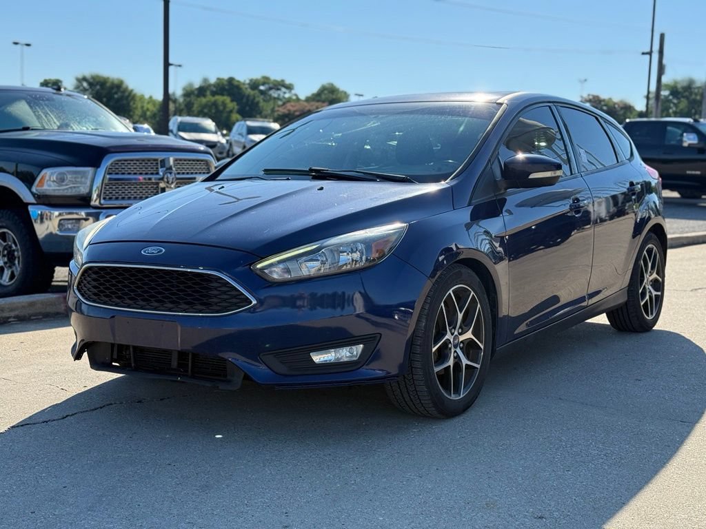 Used 2017 Ford Focus SEL w/ Cold Weather Package FWD image 2