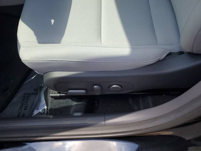 Certified 2025 Hyundai Kona SEL AWD/4WD image 16