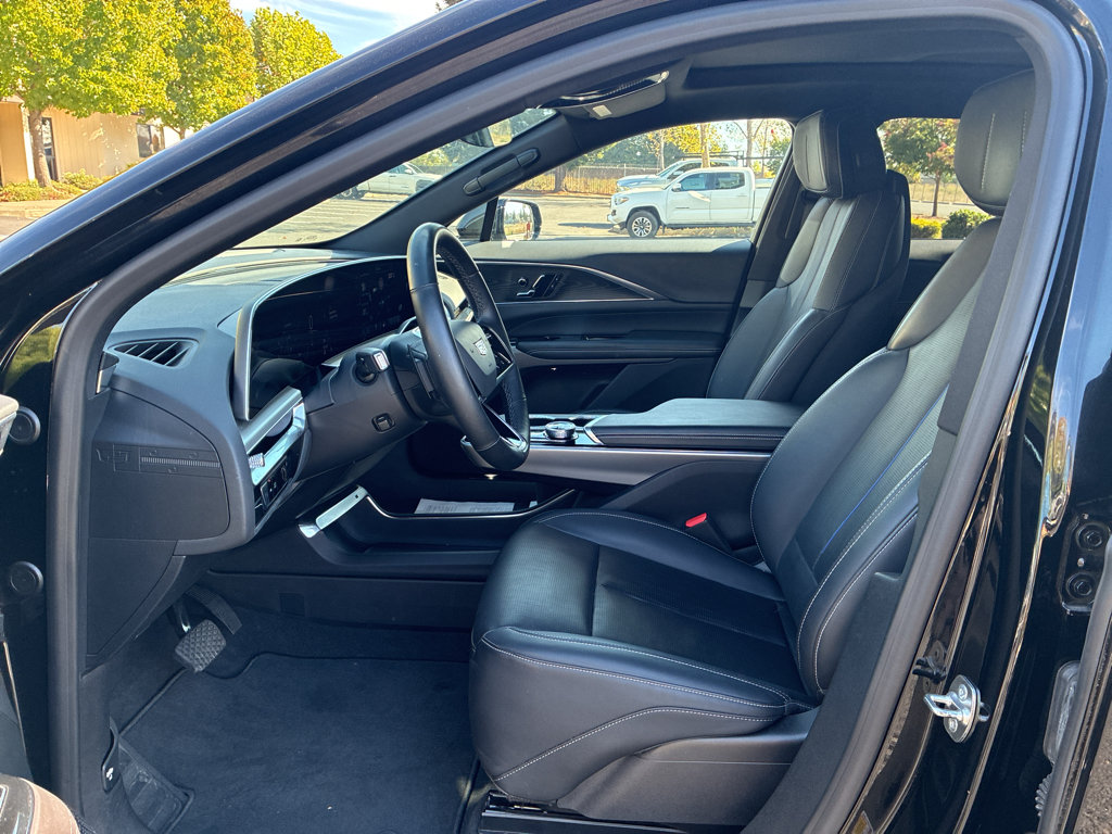 Used 2024 Cadillac Lyriq Luxury RWD image 17