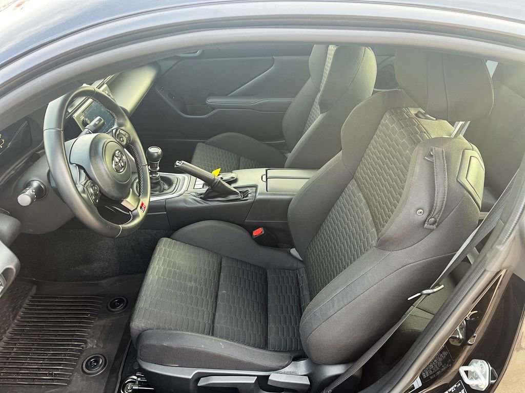 Used 2025 Toyota GR86 w/ ALL Weather Mat Package (TMS) RWD image 20