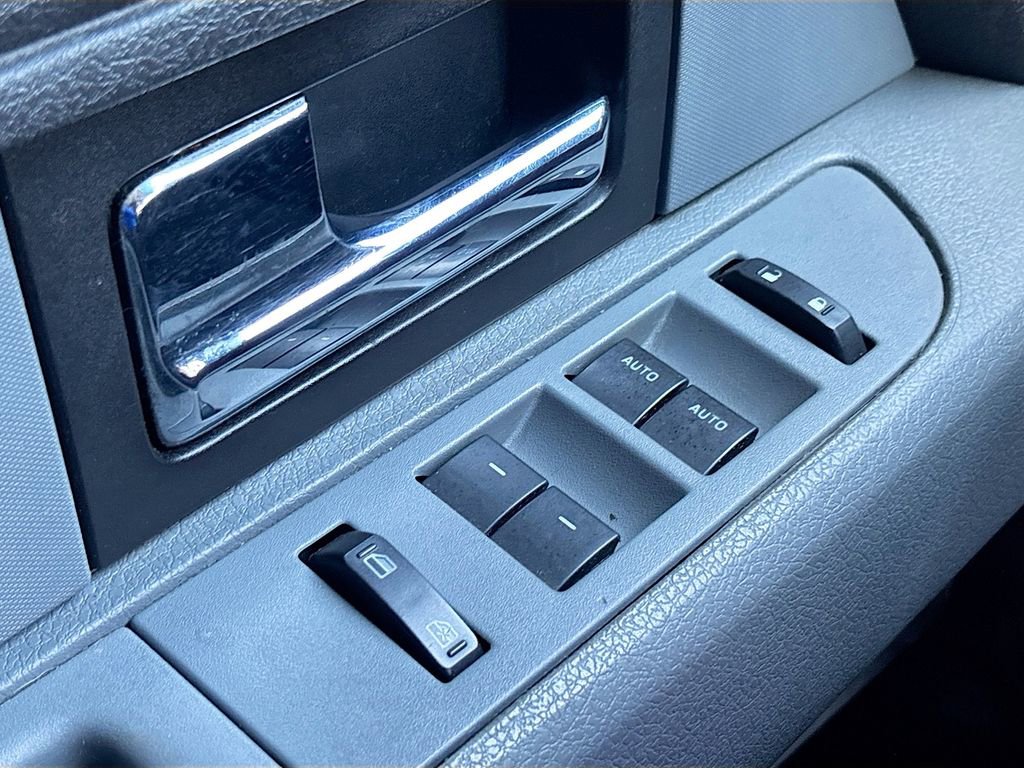 Used 2013 Ford F150 XLT w/ Mid Equipment Group image 16