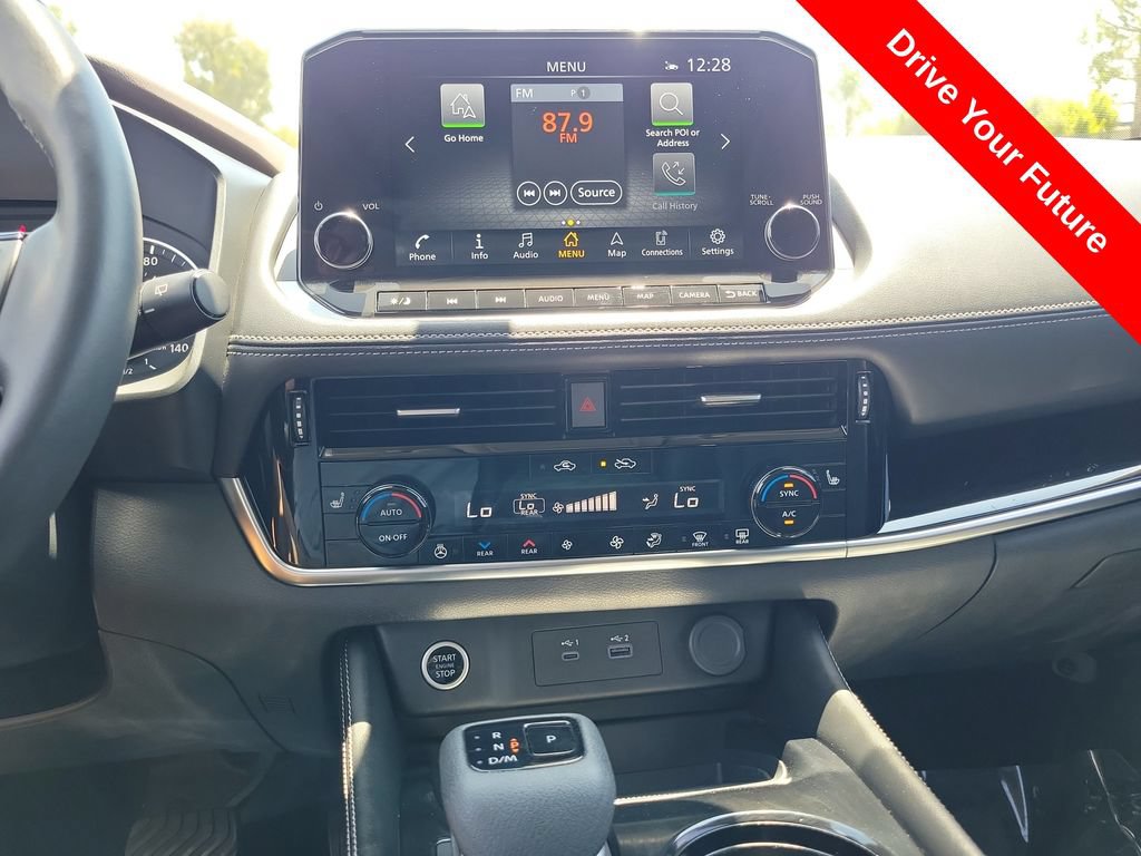Used 2023 Nissan Rogue SL w/ SL Premium Package FWD image 14