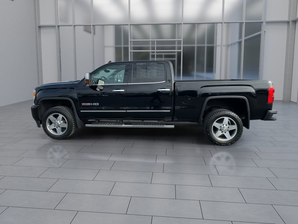 Used 2017 GMC Sierra 2500 SLT w/ All-Terrain HD Package image 5