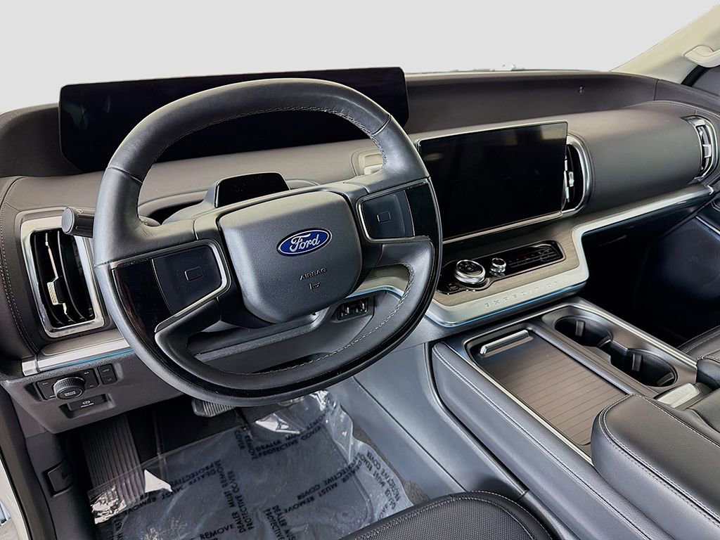 Used 2025 Ford Expedition Platinum AWD/4WD image 24