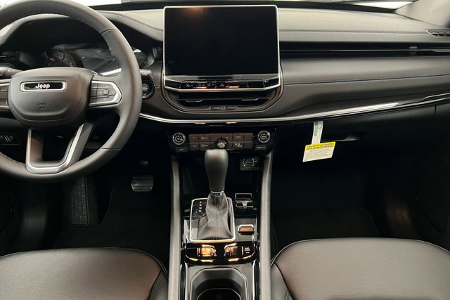New 2026 Jeep Compass Latitude image 13