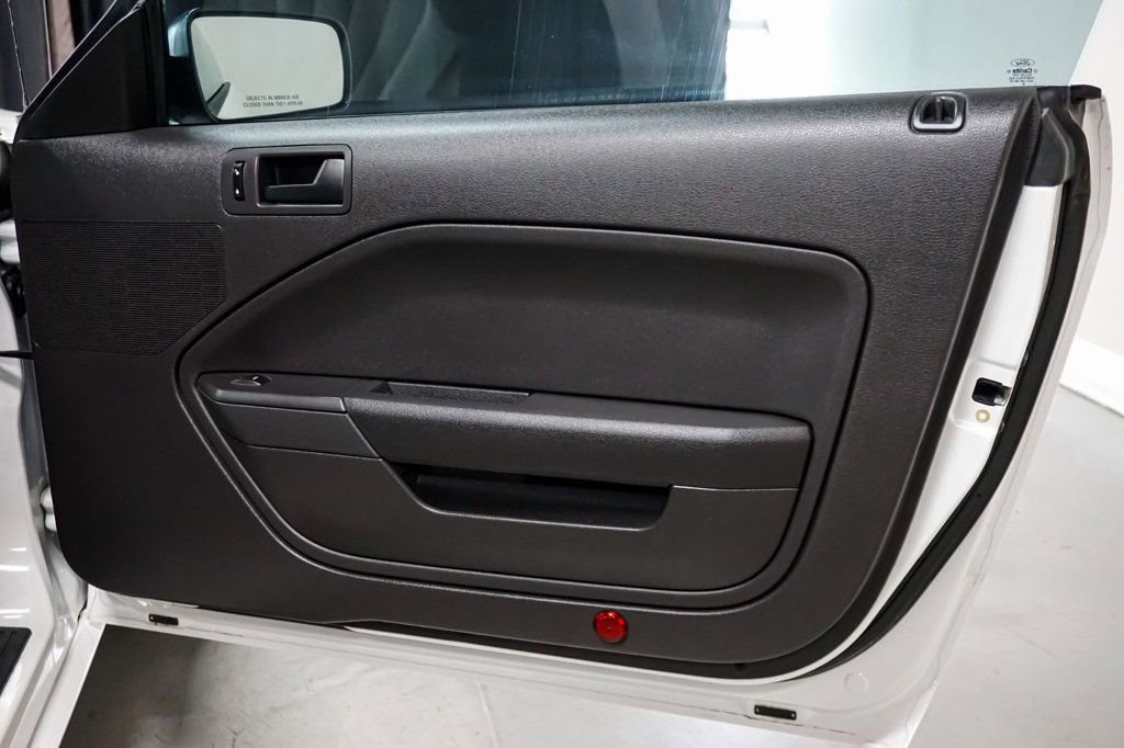 Used 2007 Ford Mustang GT image 28