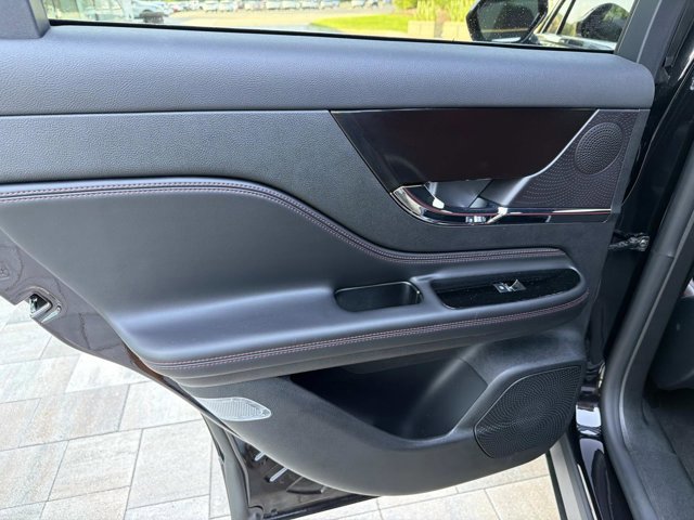 Certified 2024 Lincoln Corsair Reserve AWD/4WD image 17