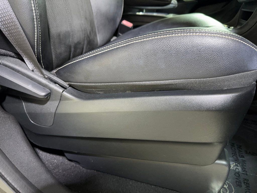 Used 2018 Dodge Grand Caravan SXT w/ Blacktop Package image 36