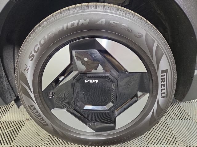 Certified 2024 Kia EV9 Wind AWD/4WD image 10