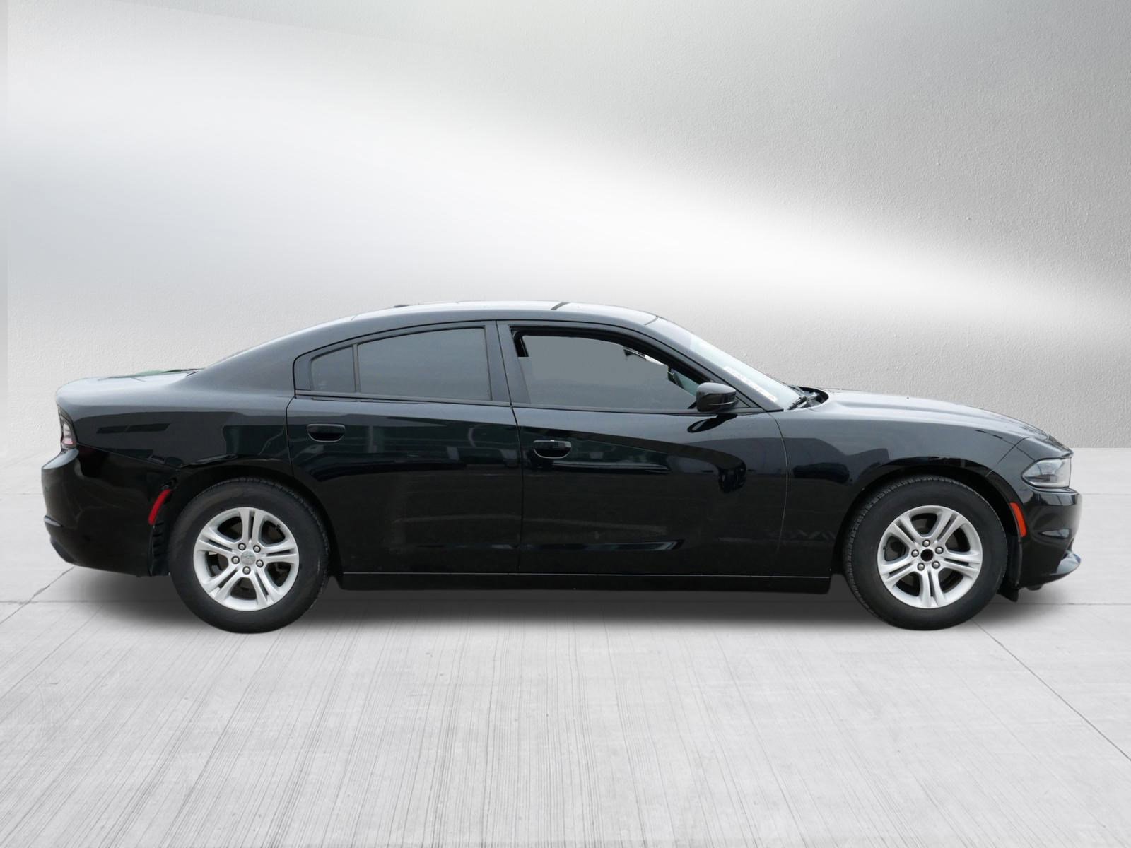 Used 2019 Dodge Charger SXT image 8