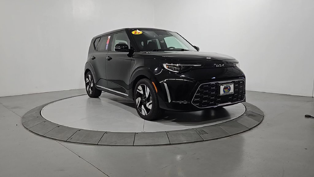 Used 2023 Kia Soul GT-Line w/ GT-Line Technology Package FWD image 8