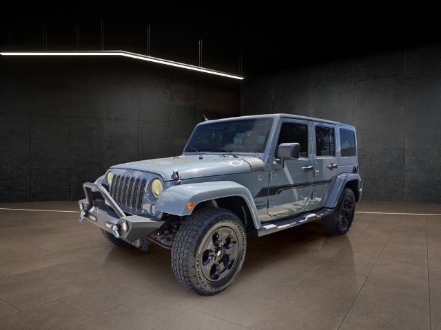 Used 2014 Jeep Wrangler Unlimited Sahara w/ Connectivity Group AWD/4WD image 3