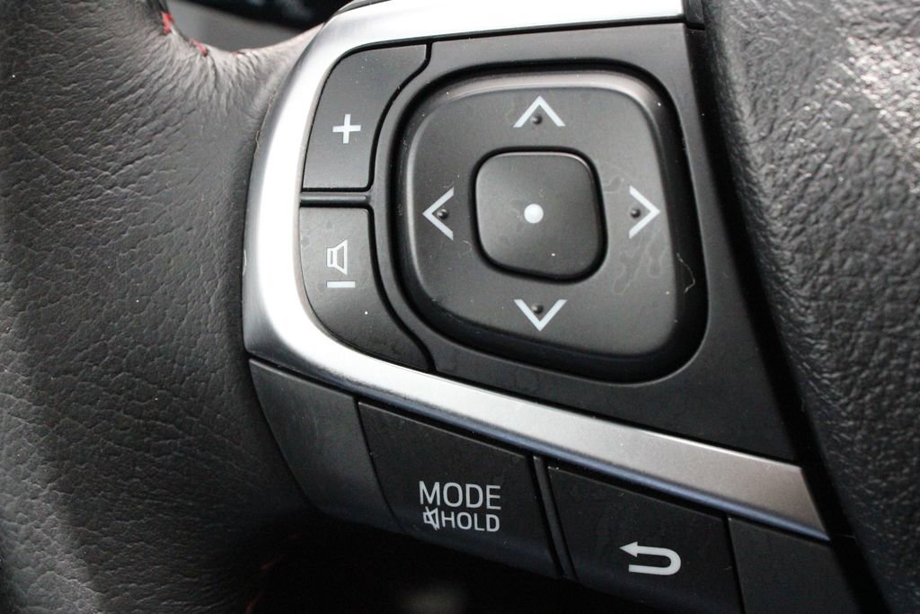 Used 2015 Toyota Camry SE FWD image 30