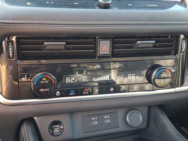 Used 2025 Nissan Rogue Platinum w/ Platinum Premium Package image 16