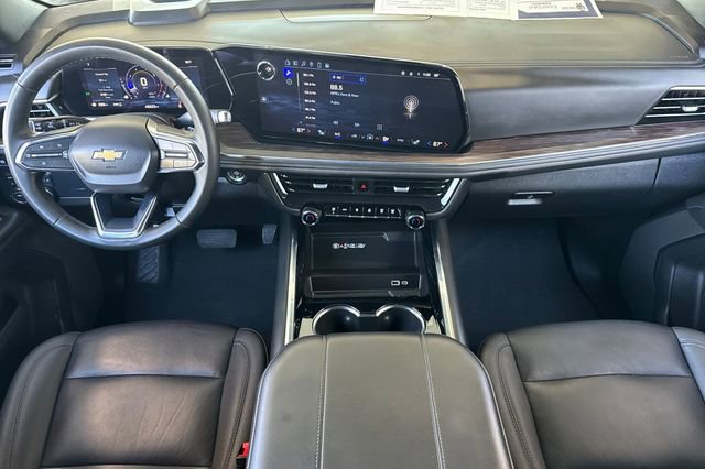 Used 2025 Chevrolet Suburban LT AWD/4WD image 13