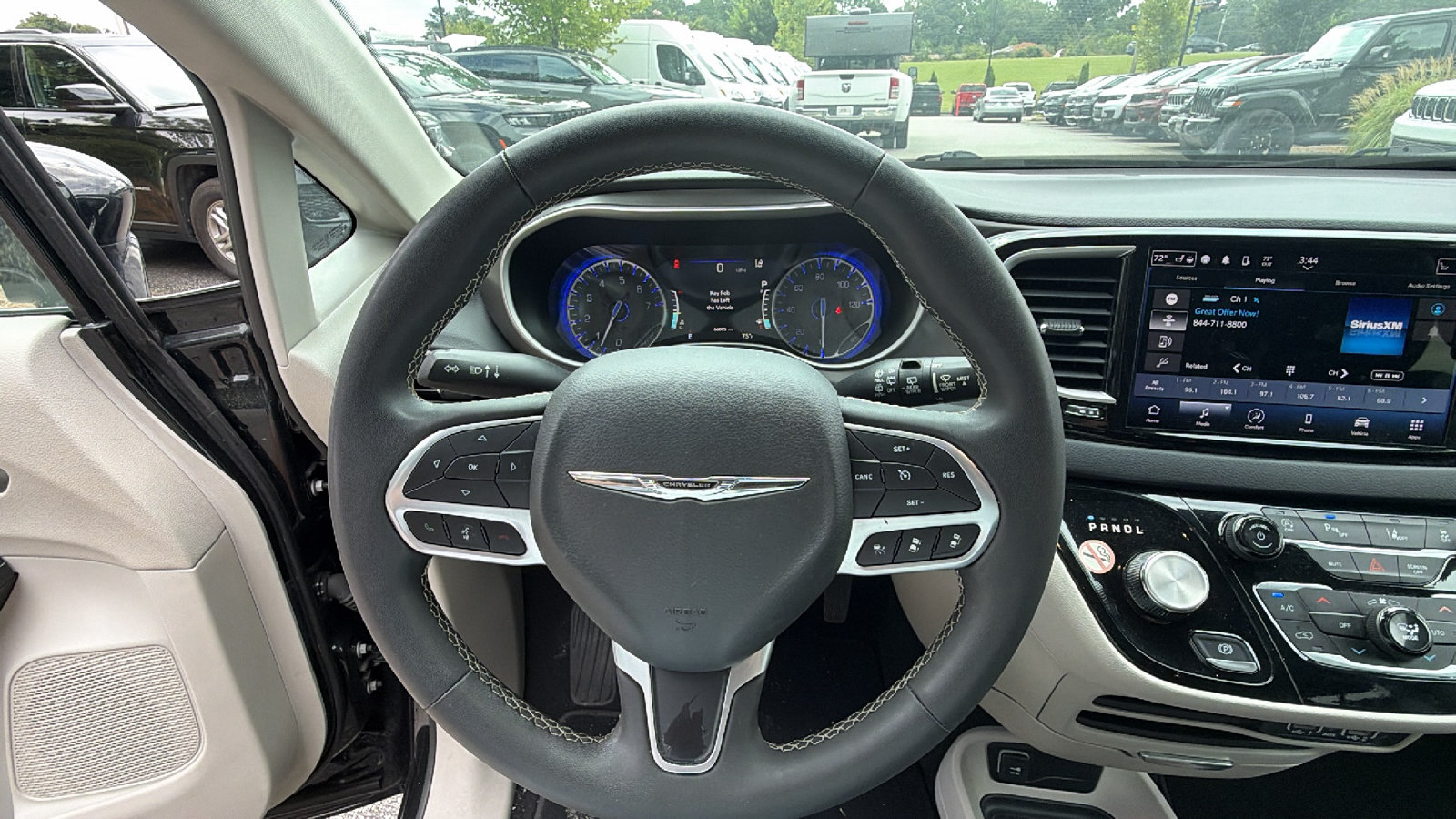 Used 2024 Chrysler Pacifica Touring-L FWD image 25