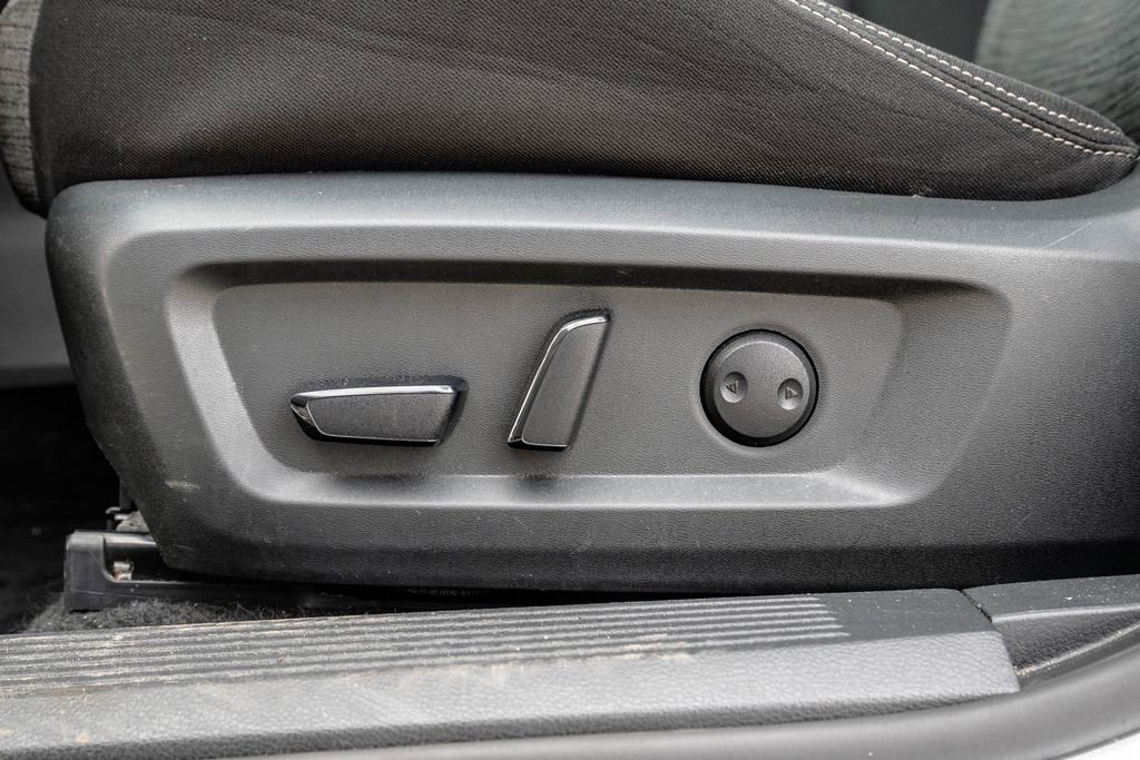 Used 2023 Nissan Rogue SV image 19