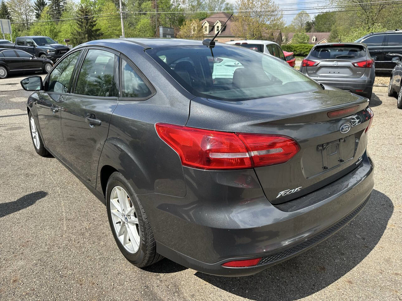 Used 2016 Ford Focus SE FWD image 4