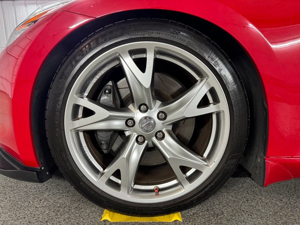 Used 2011 Nissan 370Z Touring w/ Sport Pkg RWD image 15