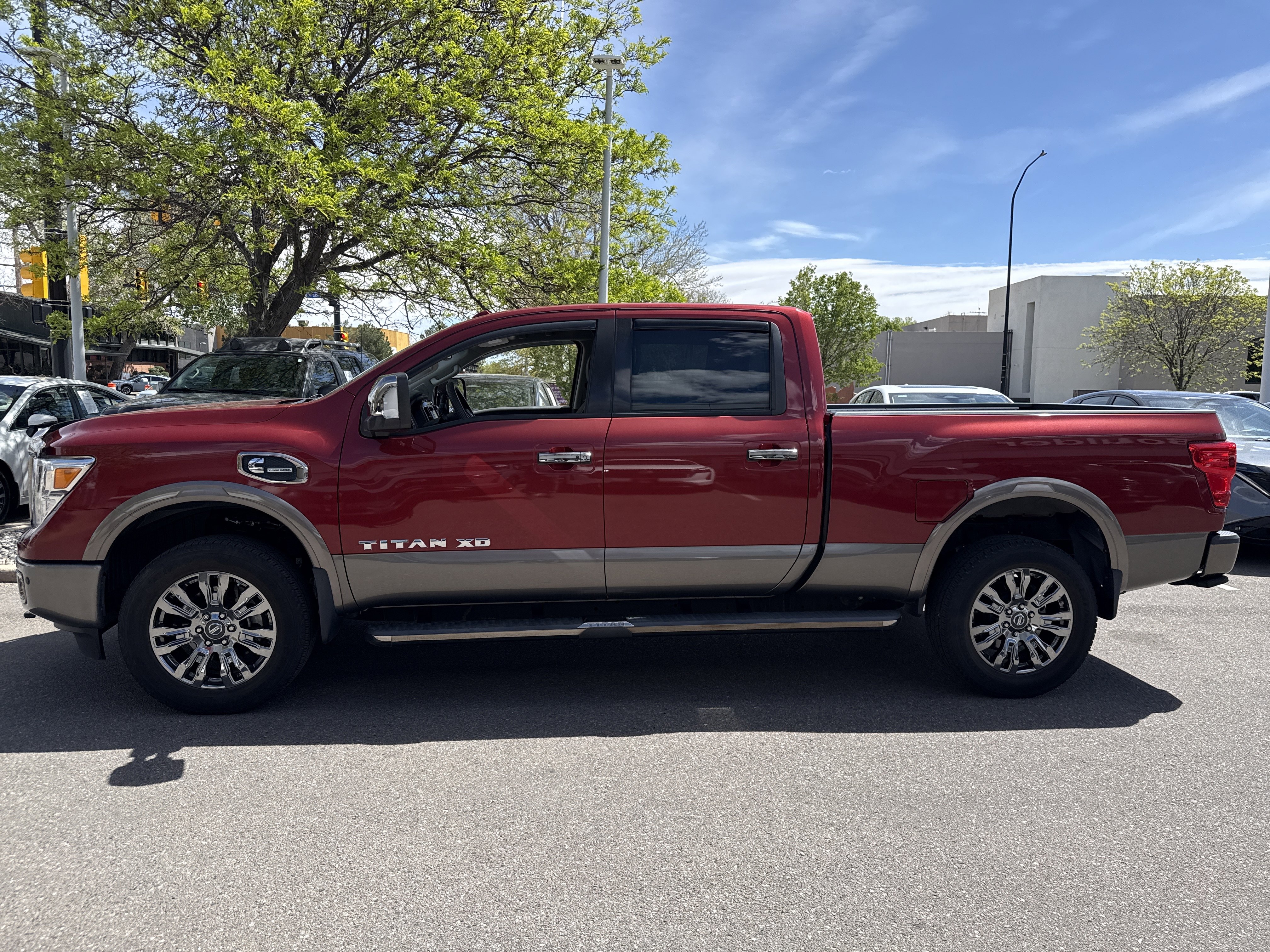 Used 2018 Nissan Titan Platinum Reserve w/ Platinum Utility Package AWD/4WD image 5