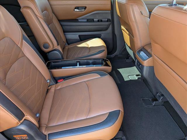 Used 2023 Nissan Pathfinder Platinum FWD image 20