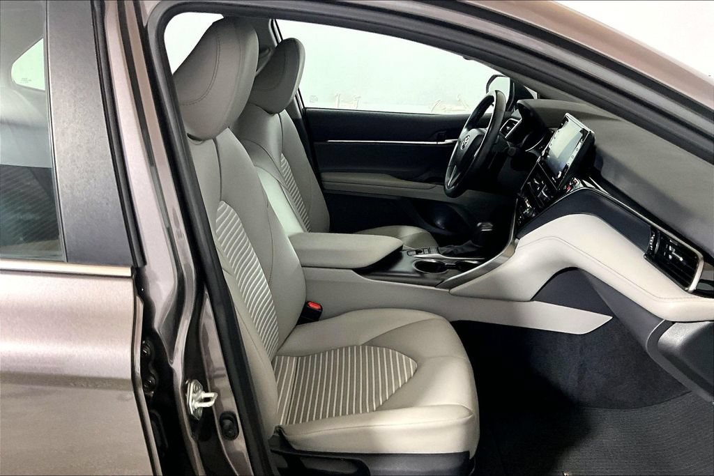 Used 2024 Toyota Camry SE w/ Audio Upgrade Package FWD image 6