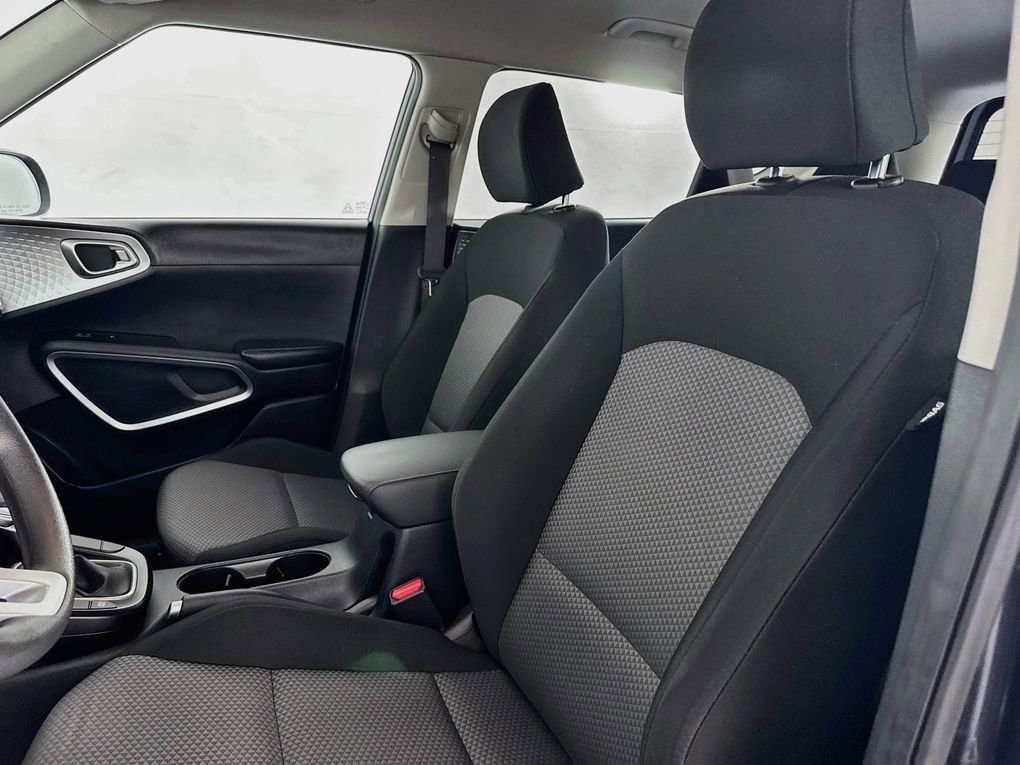 Used 2020 Kia Soul LX FWD image 30