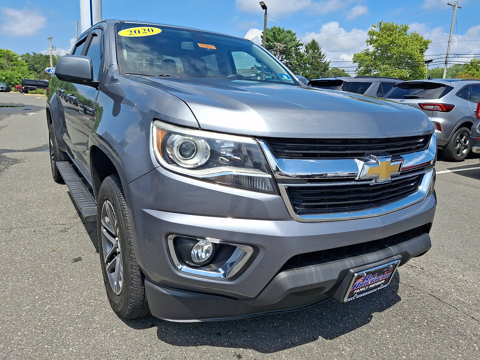 Used 2020 Chevrolet Colorado LT w/ Luxury Package AWD/4WD image 2