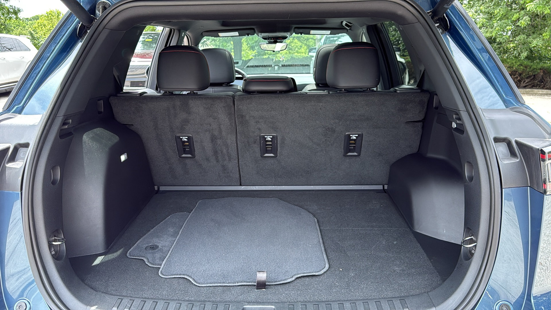 Used 2025 Chevrolet Equinox RS AWD/4WD image 33