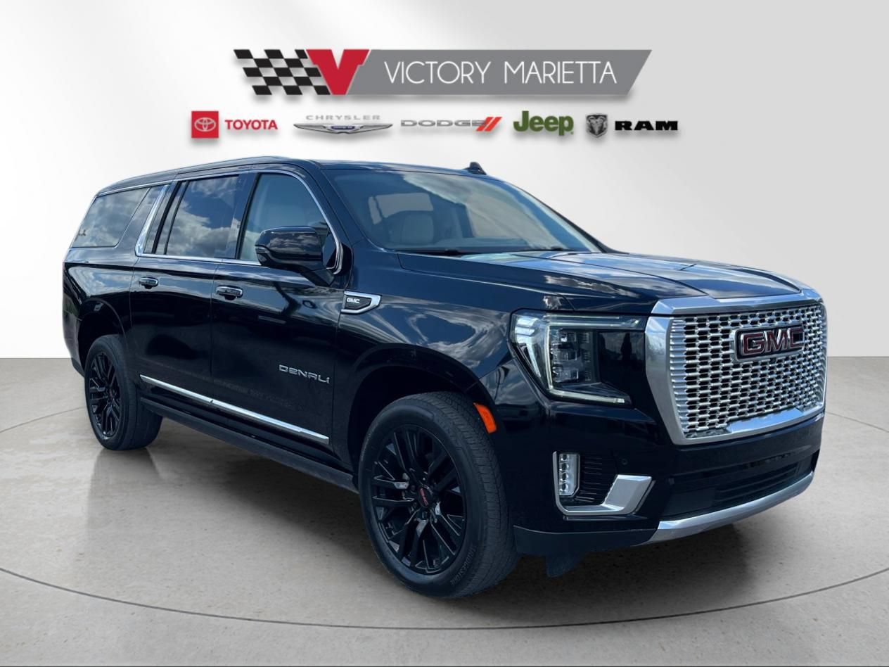 Used 2021 GMC Yukon XL Denali w/ Denali Premium Package AWD/4WD image 7
