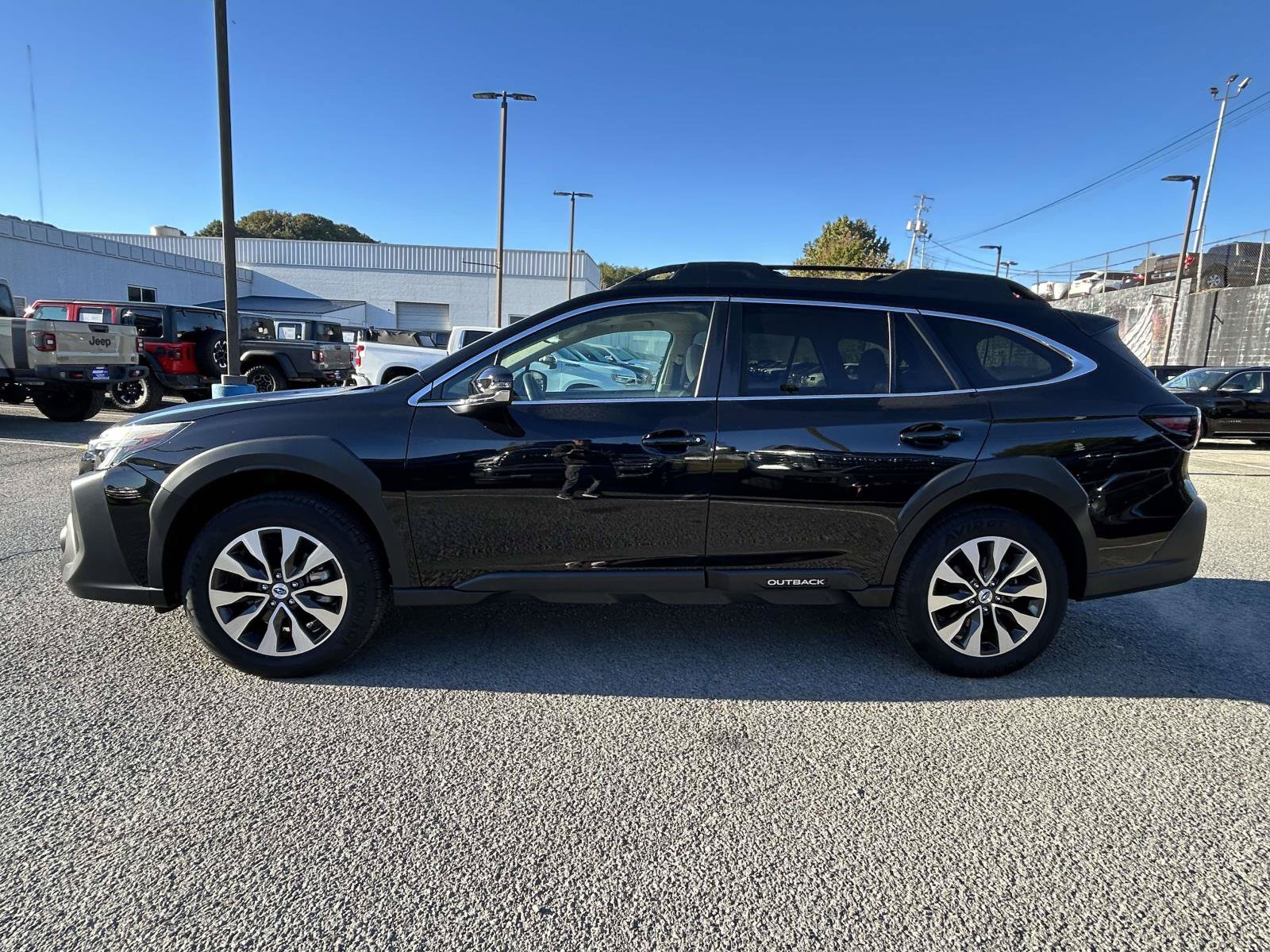 Used 2025 Subaru Outback Limited AWD/4WD image 4