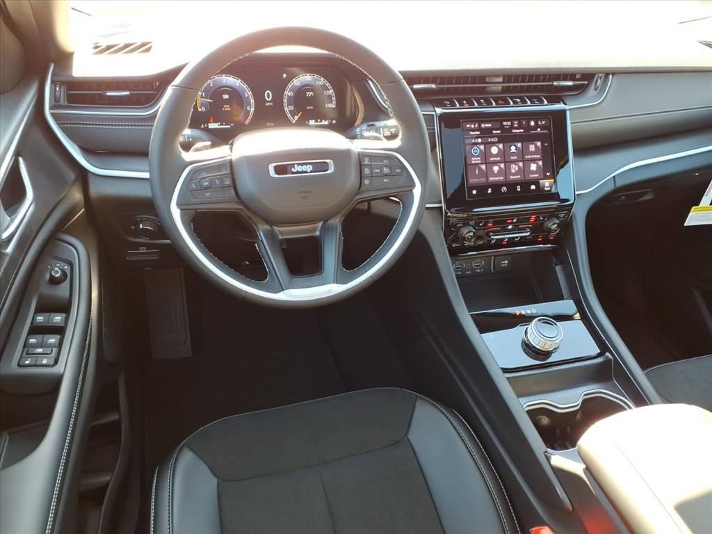 New 2025 Jeep Grand Cherokee L Altitude image 15