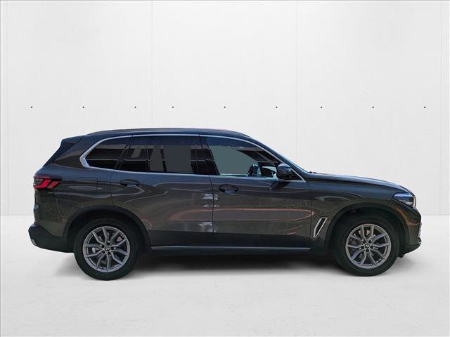 Used 2021 BMW X5 xDrive40i w/ Premium Package image 4