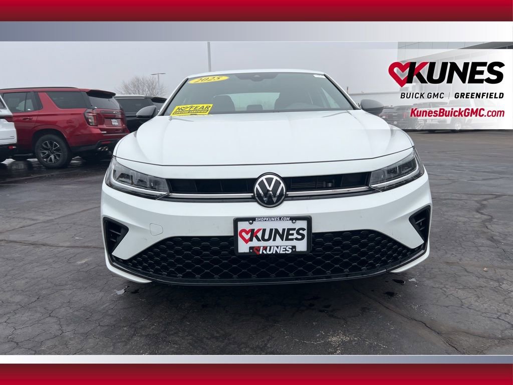 Used 2025 Volkswagen Jetta Sport image 14